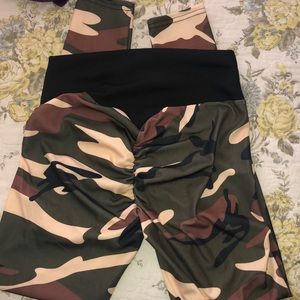 Butt scrunch leggings